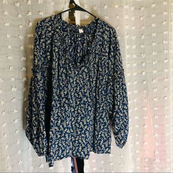 💖Scoop Neck Blouse - Picture 1 of 8